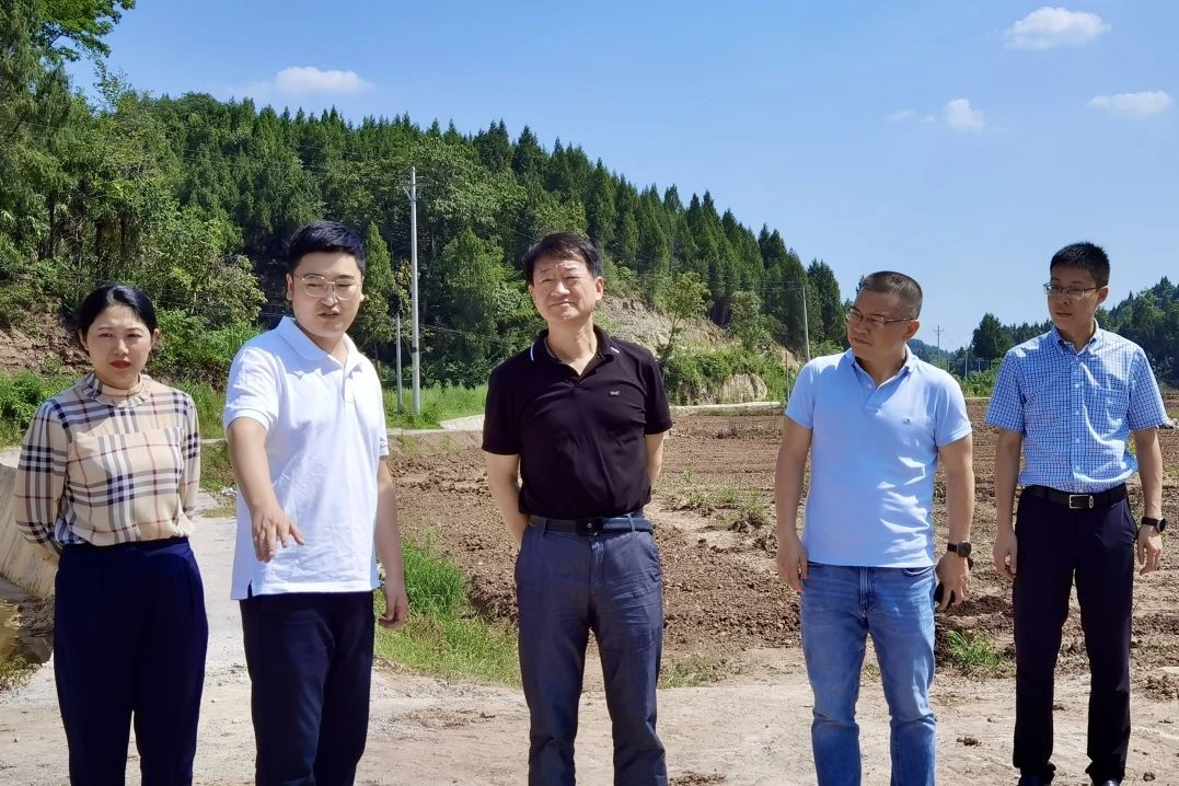 省尊龙凯时集团党委书记、董事长任丁率队赴巴中南充两地开展帮扶工作