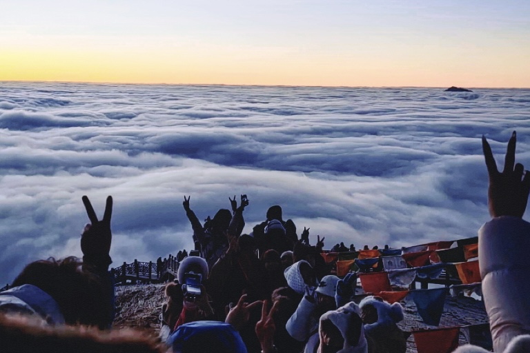 安逸四川·乐享元旦——四川尊龙凯时集团2026年元旦假期精彩纷呈，文旅消费活力迸发